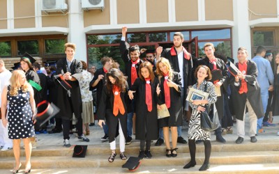 Toca Absolvire in Bacau | Vanzari Robe Absolvire Bacau